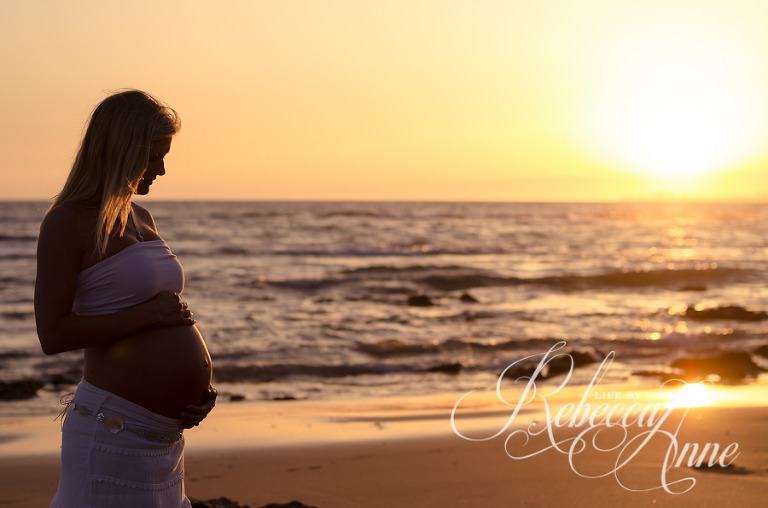 maternity-beach-sunset-mother