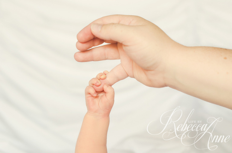 newborn, mom, holding finger, holding hand, hands, baby, photo